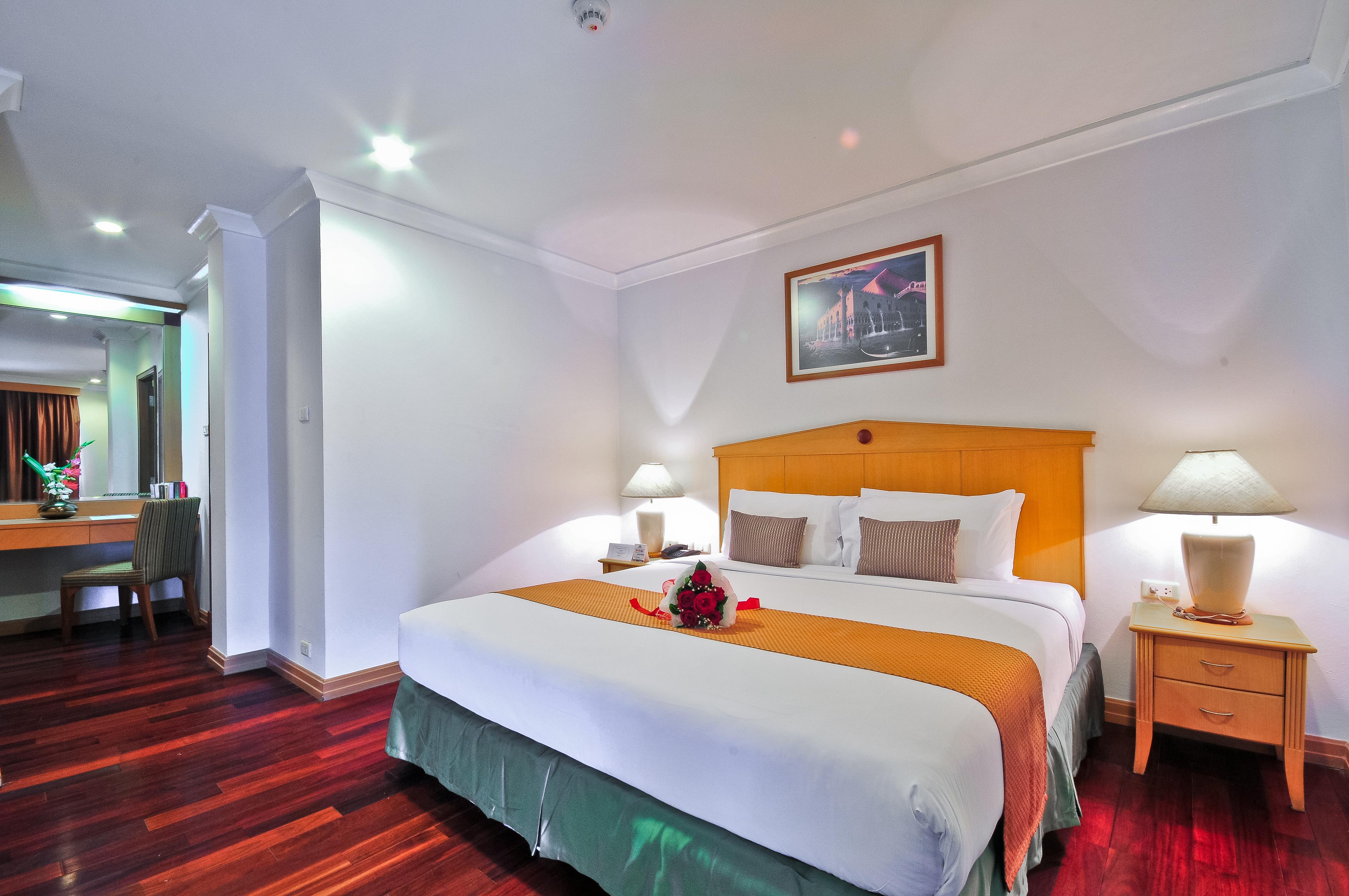 Admiral Suites Bangkok Luaran gambar