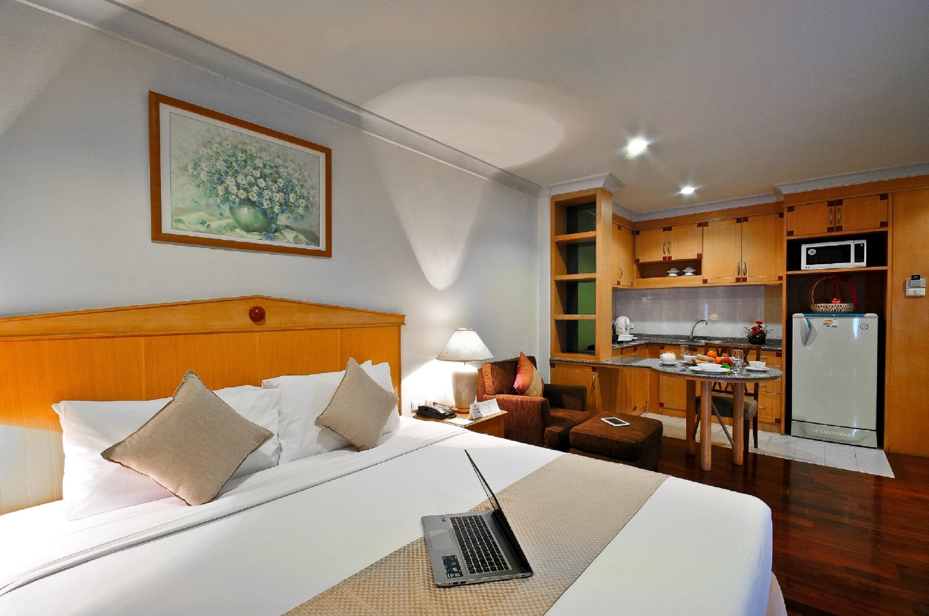 Admiral Suites Bangkok Luaran gambar