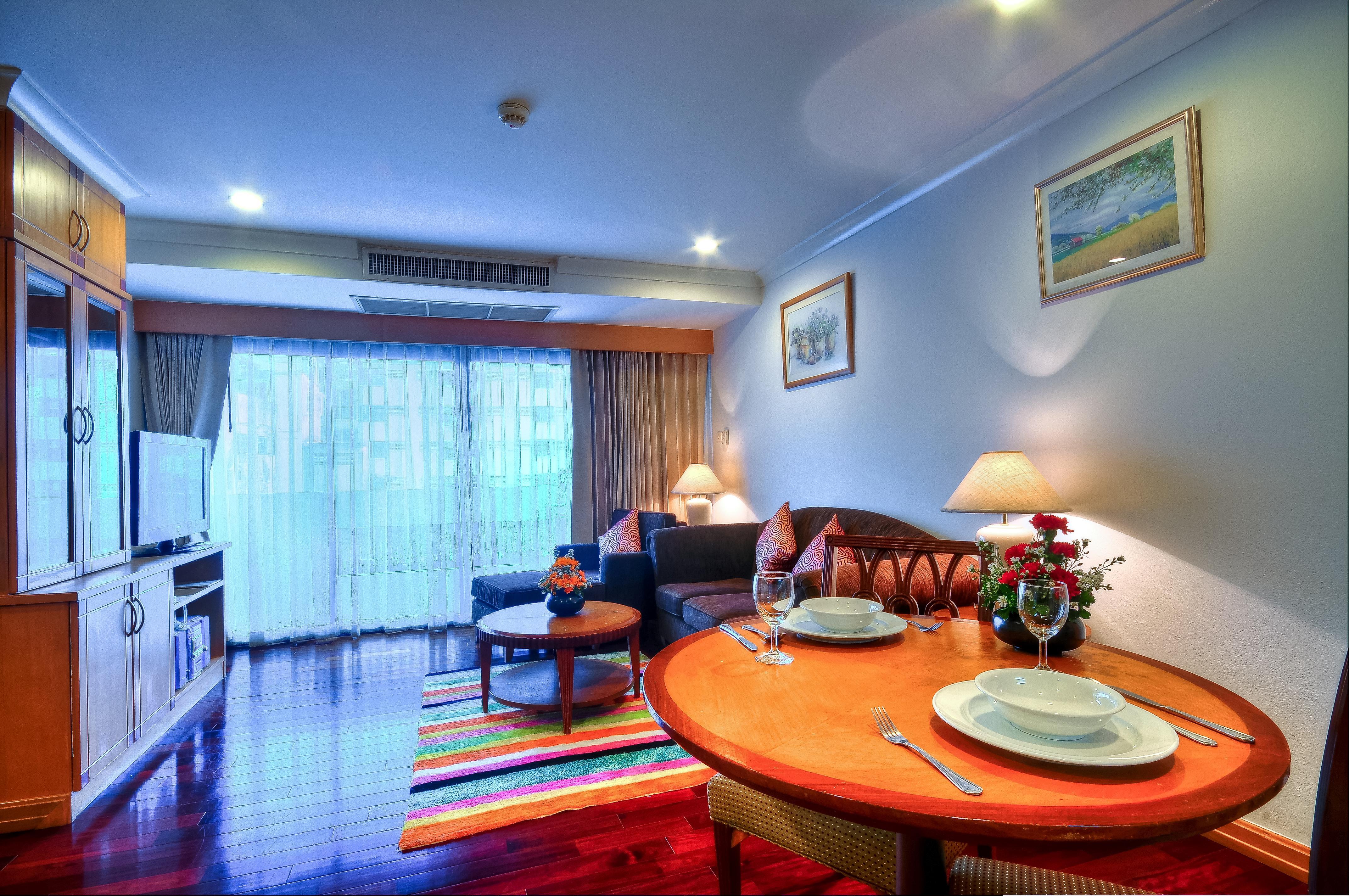 Admiral Suites Bangkok Luaran gambar