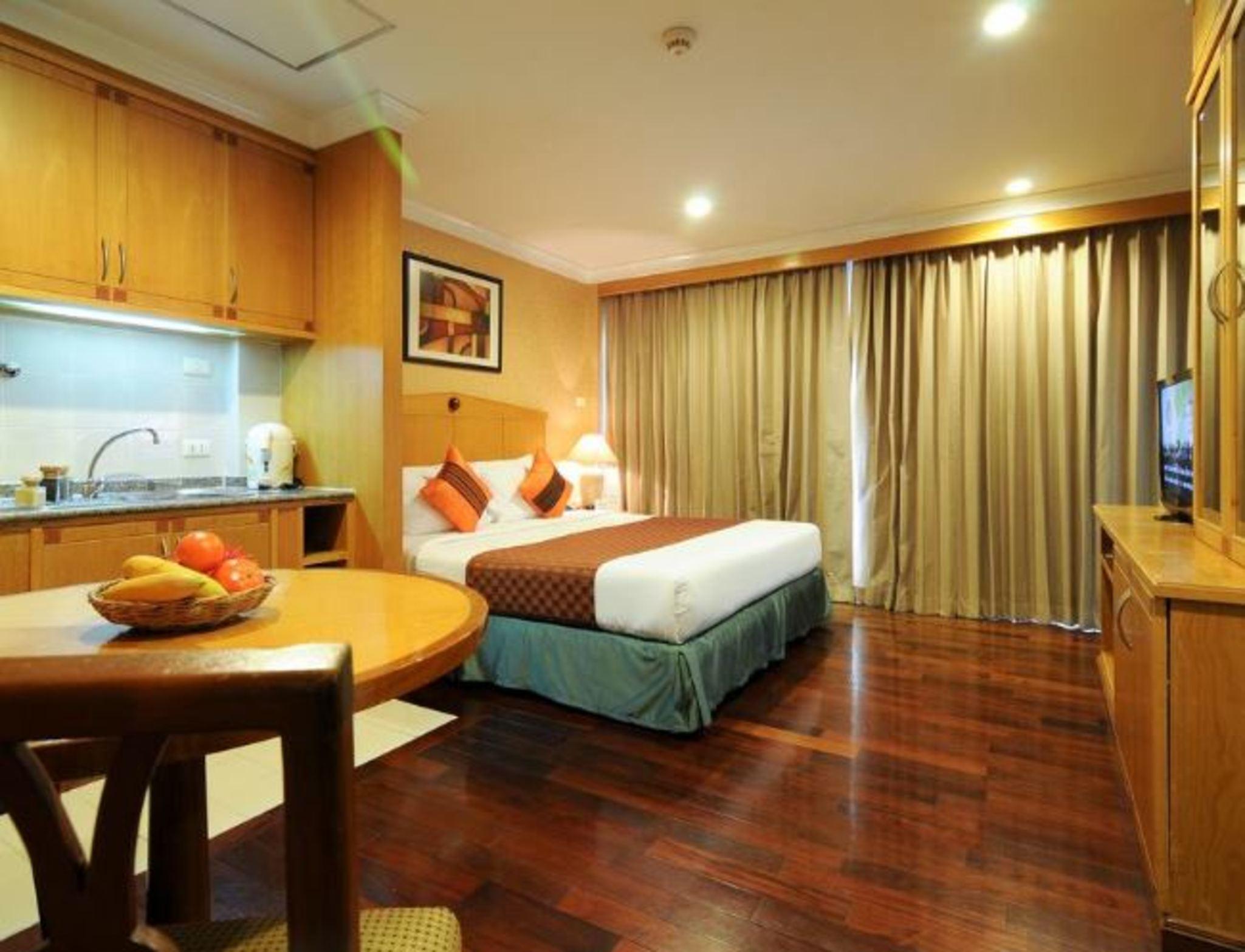 Admiral Suites Bangkok Luaran gambar
