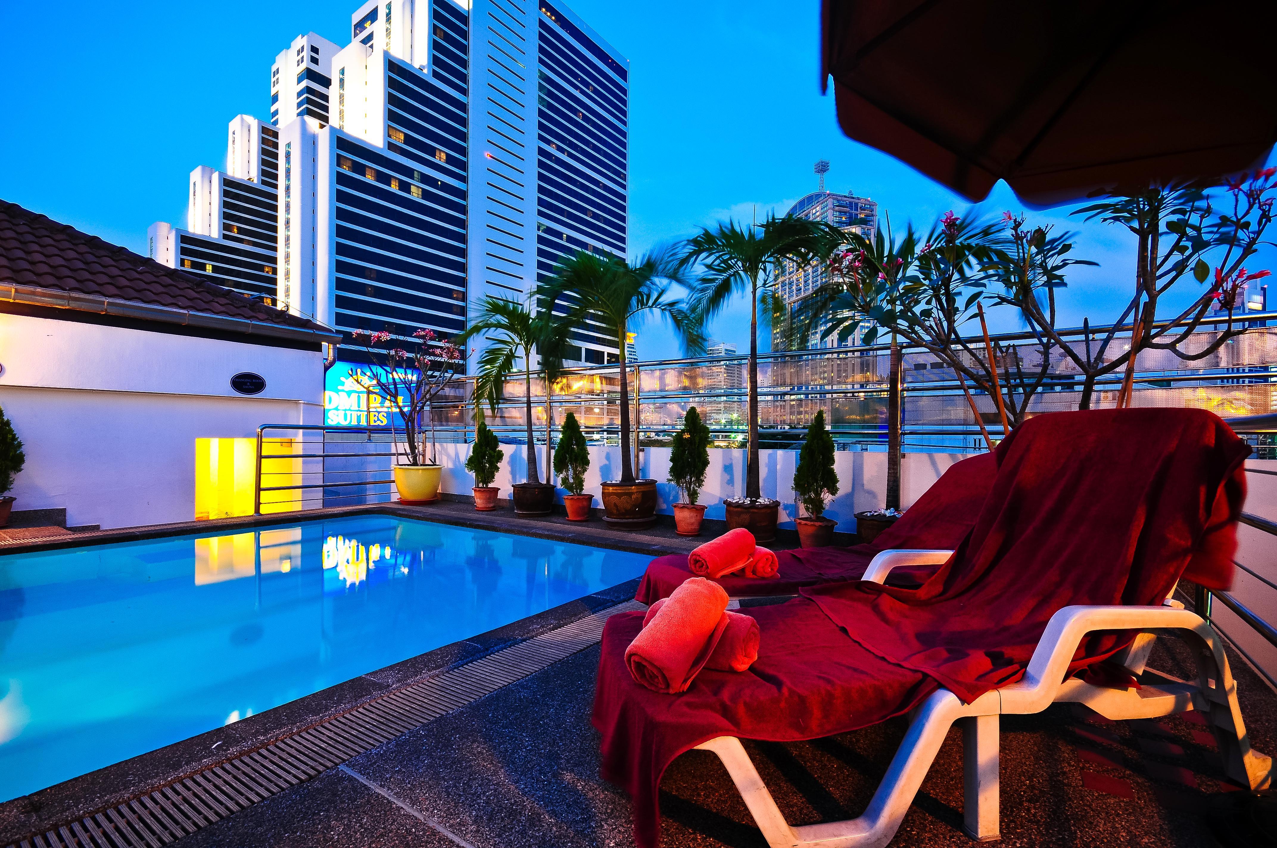 Admiral Suites Bangkok Luaran gambar