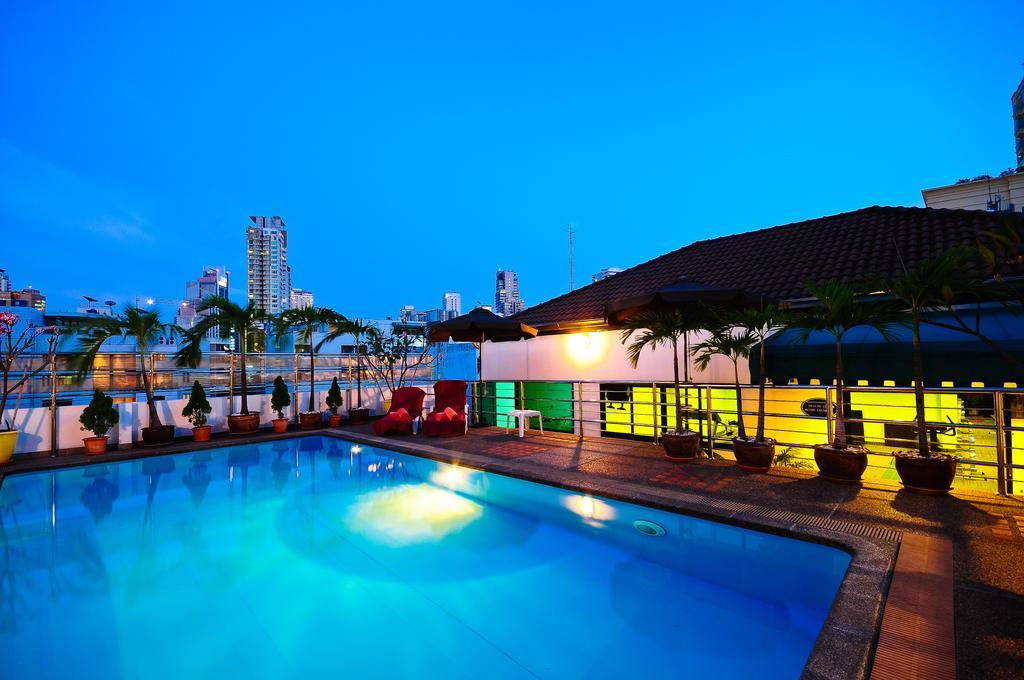 Admiral Suites Bangkok Luaran gambar