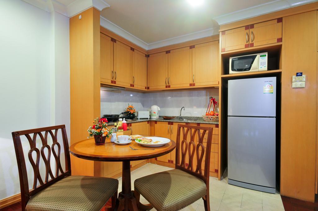 Admiral Suites Bangkok Luaran gambar