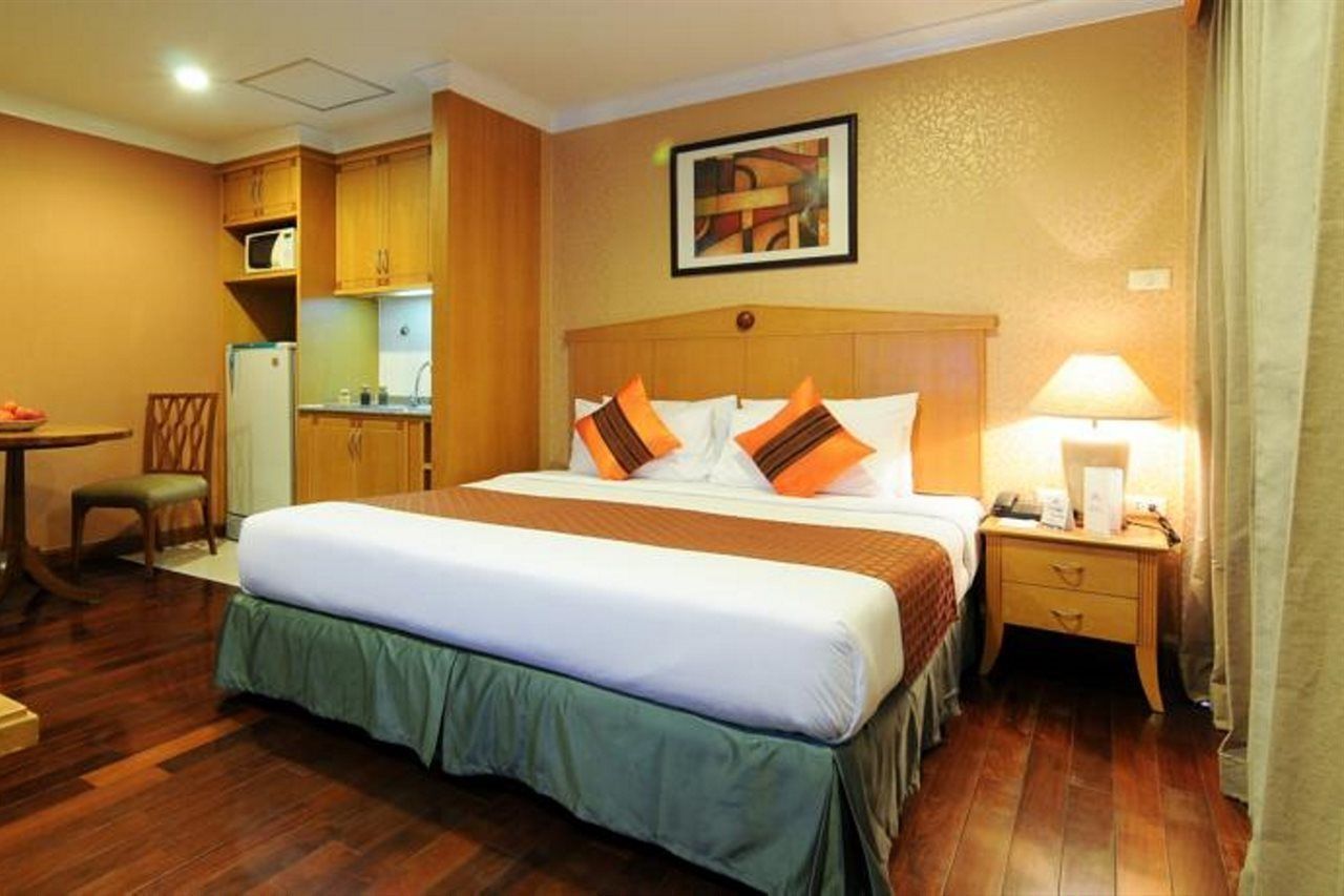 Admiral Suites Bangkok Luaran gambar
