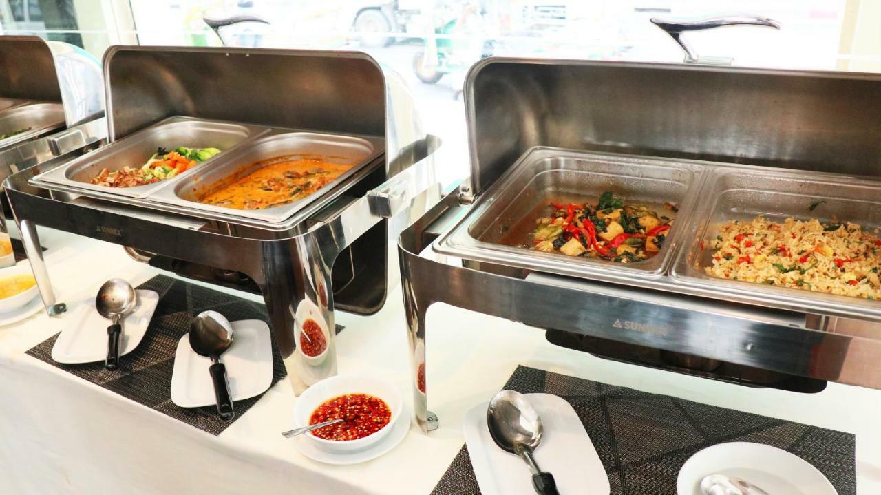Admiral Suites Bangkok Luaran gambar