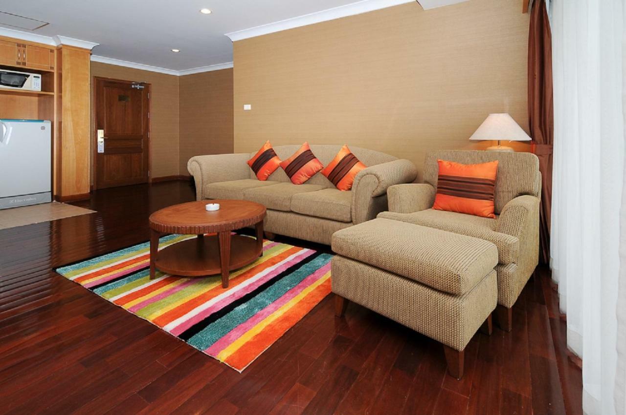 Admiral Suites Bangkok Luaran gambar